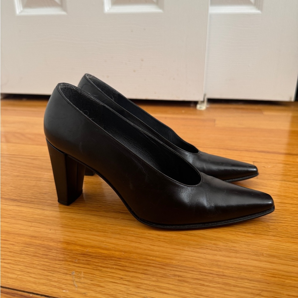 Stuart Weitzman Classic Black Leather Pumps